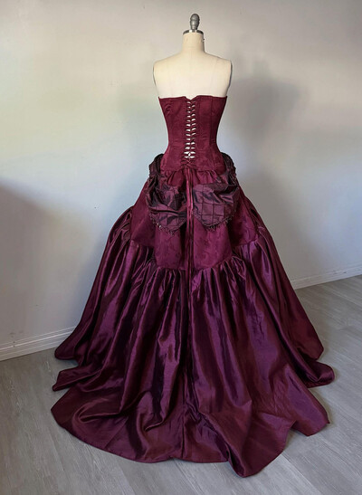Ball-Gown Strapless Sleeveless Sweep Train Taffeta Prom Dress With Bow(s)/Beading