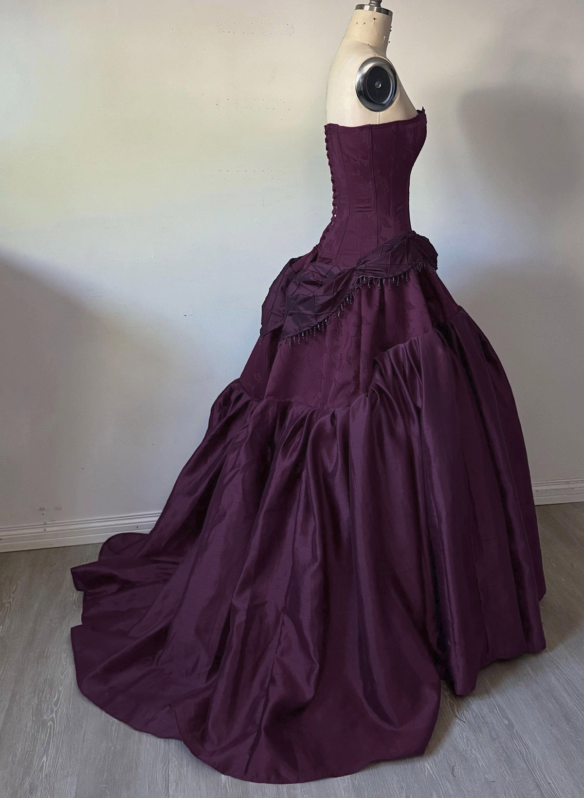 Ball-Gown Strapless Sleeveless Sweep Train Taffeta Prom Dress With Bow(s)/Beading Ball-Gown Strapless Sleeveless Sweep Train Taffeta Prom Dress With Bow(s)/Beading