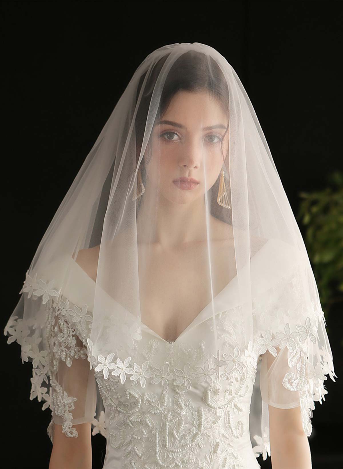 Lace Applique Edge Floral Two-Tier Tulle/Lace Elbow Bridal Veils