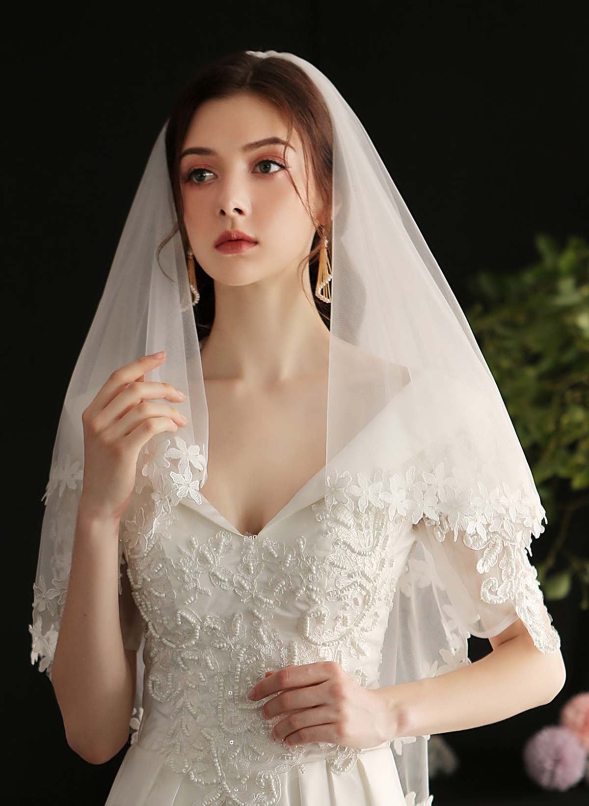 Lace Applique Edge Floral Two-Tier Tulle/Lace Elbow Bridal Veils