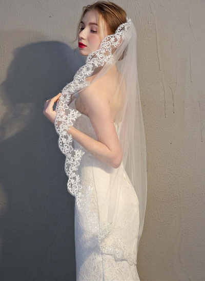 Lace Applique Edge Floral One-Tier Tulle/Lace Fingertip Bridal Veils
