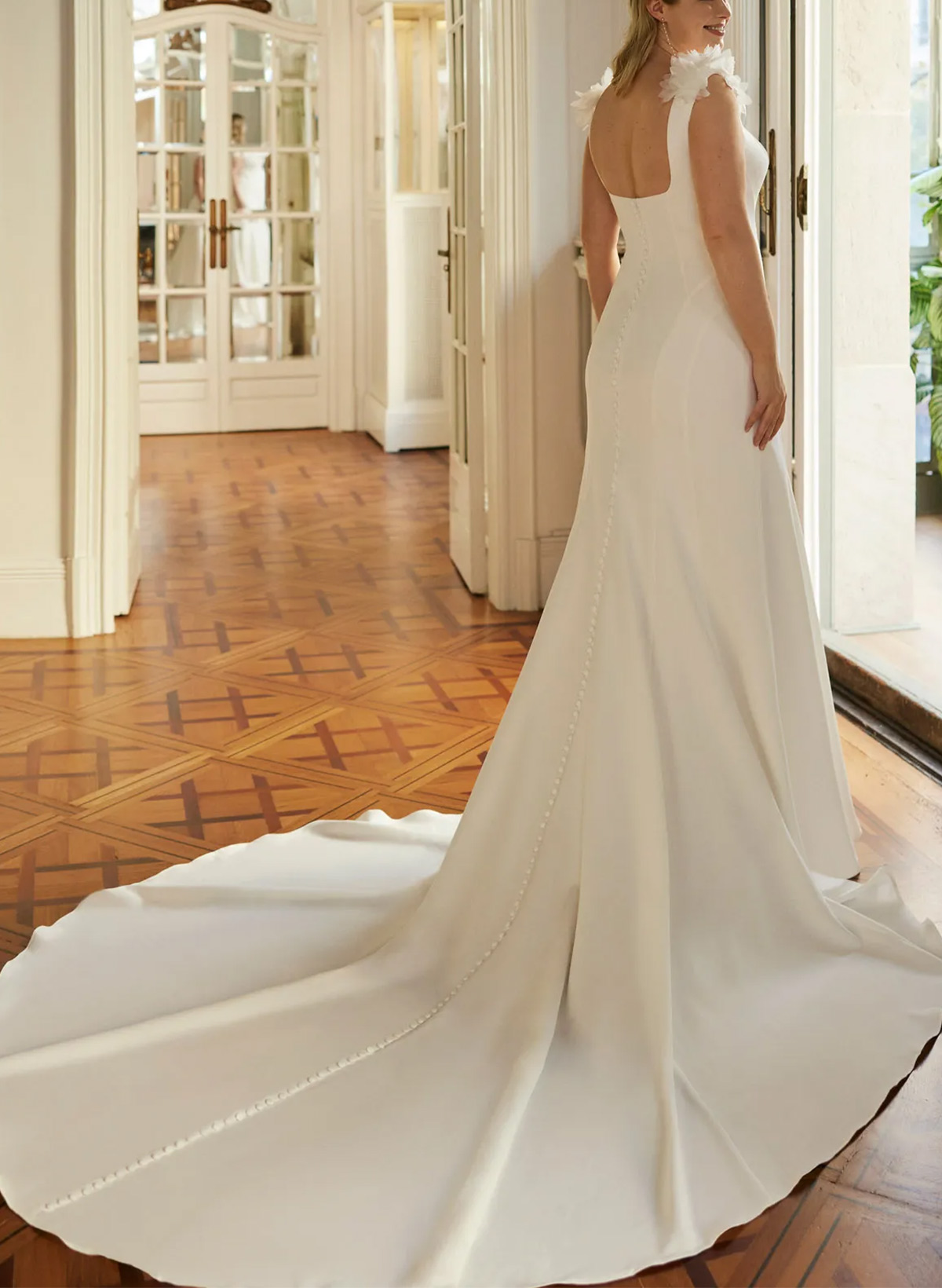 Trumpet/Mermaid Square Neckline Sleeveless Court Train Wedding Dresses