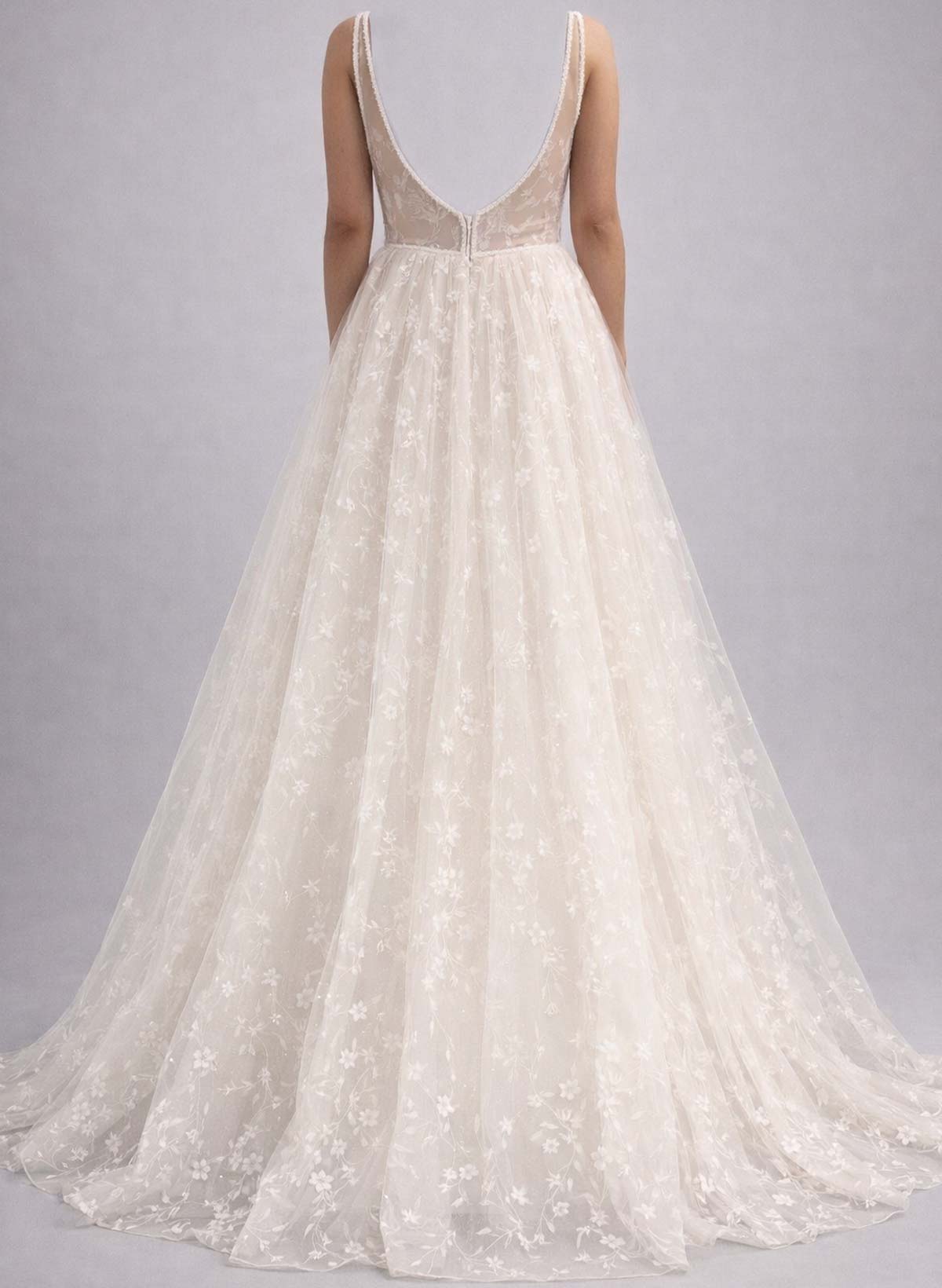 A-Line Sweetheart Sweep Train Lace/Satin Wedding Dresses With Sequins