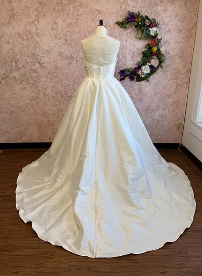 A-Line Strapless Sleeveless Court Train Satin Wedding Dresses With Pockets