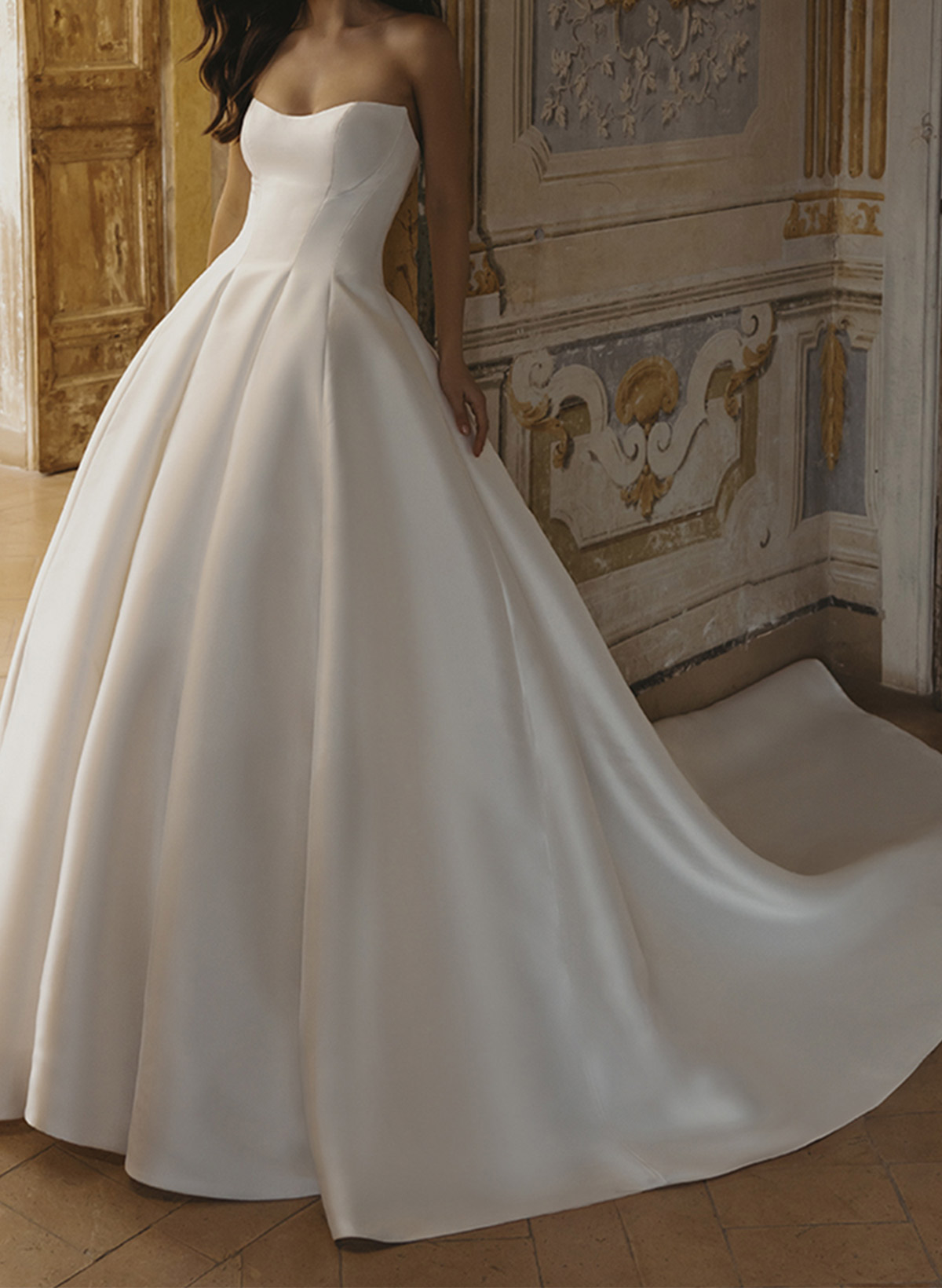 Long Sleeves/Detachable Sleeves Ball-Gown Strapless/Illusion Neck Royal Lace/Twill Satin Wedding Dresses