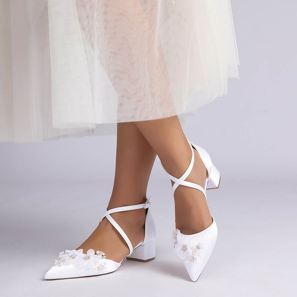 Low Heel Silk Like Satin Point Toe Wedding Shoes With Rhinestone/Imitation Pearl