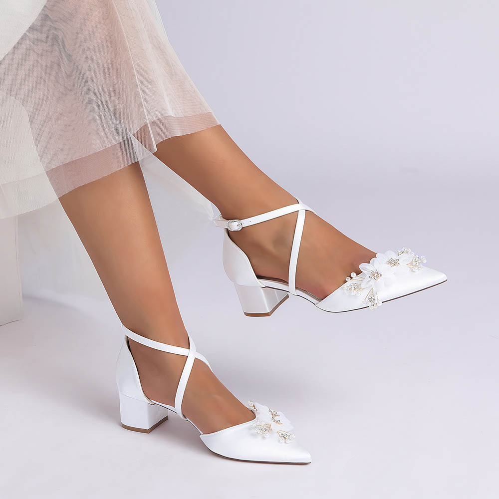 Low Heel Silk Like Satin Point Toe Wedding Shoes With Rhinestone/Imitation Pearl