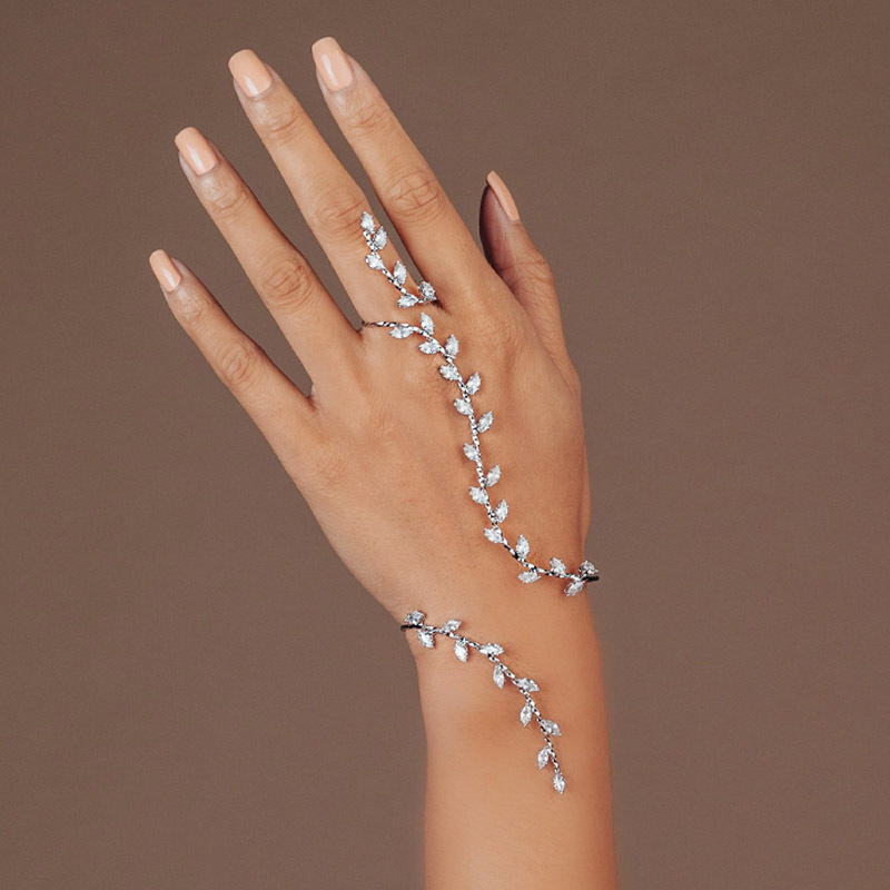 Simple Rhinestone Linking Finger Bracelet