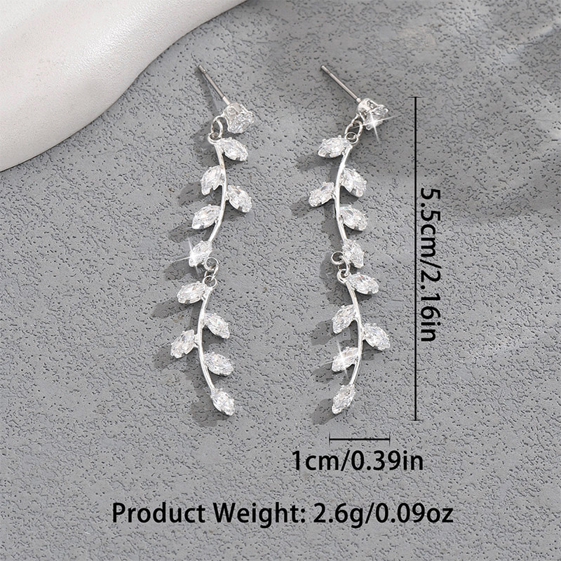 Long Temperament Earrings With Diamonds