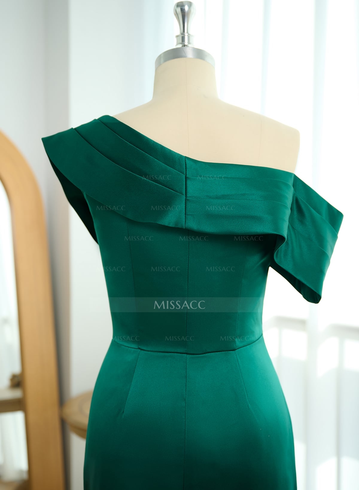 Elegant Asymmetrical Neckline Pleated Sweep Train Satin/Chiffon Evening Dresses