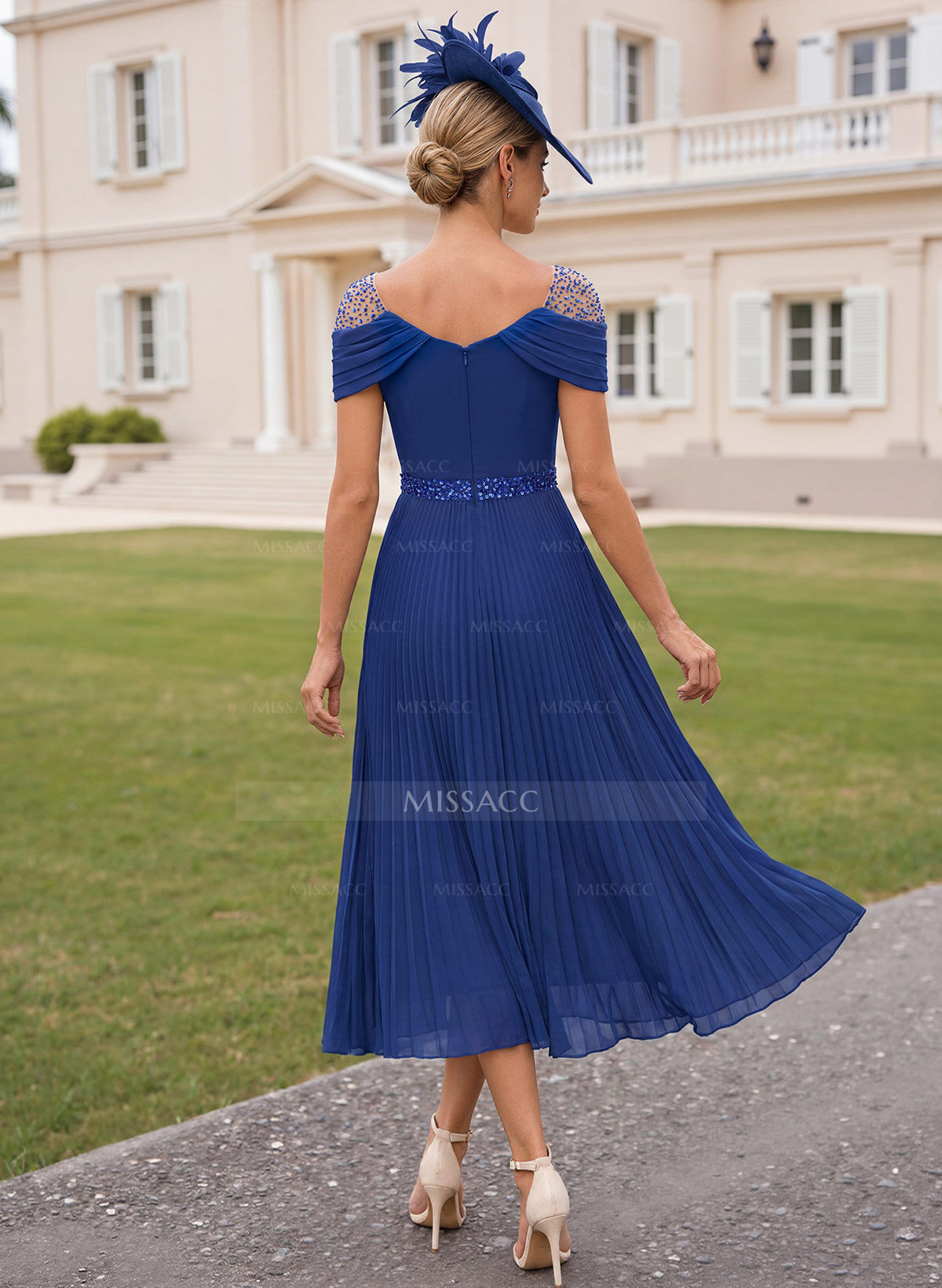 Elegant A-Line V-Neck Chiffon Mother Of The Bride Dresses With Pleated