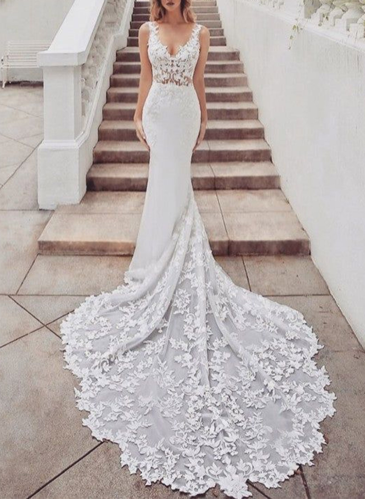 Free-Spirited Trumpet/Mermaid V-Neck Lace Wedding Dresses With Appliques Lace