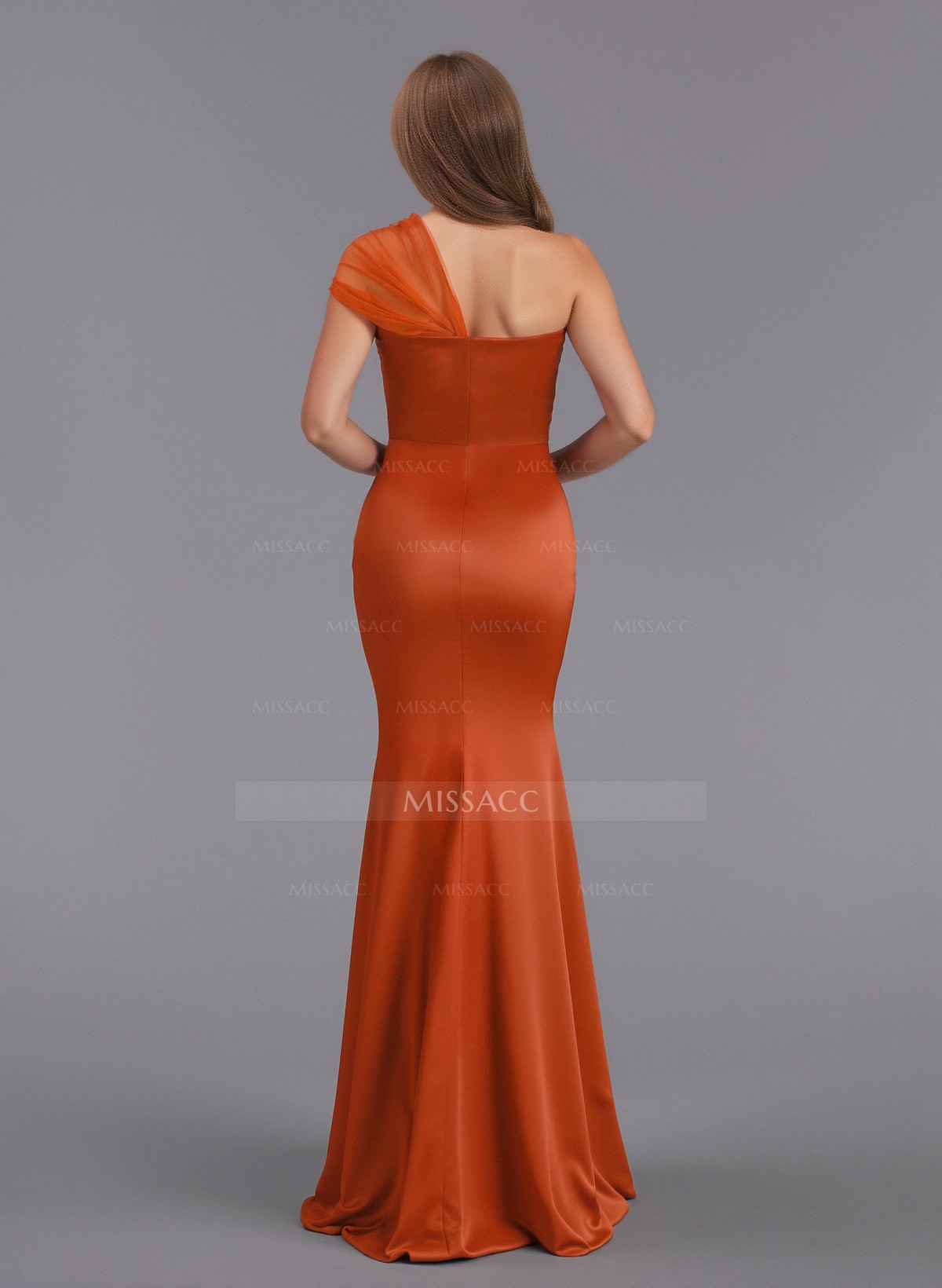 Elegant Tulle One-Shoulder Trumpet/Mermaid Floor-Length Satin Bridesmaid Dresses