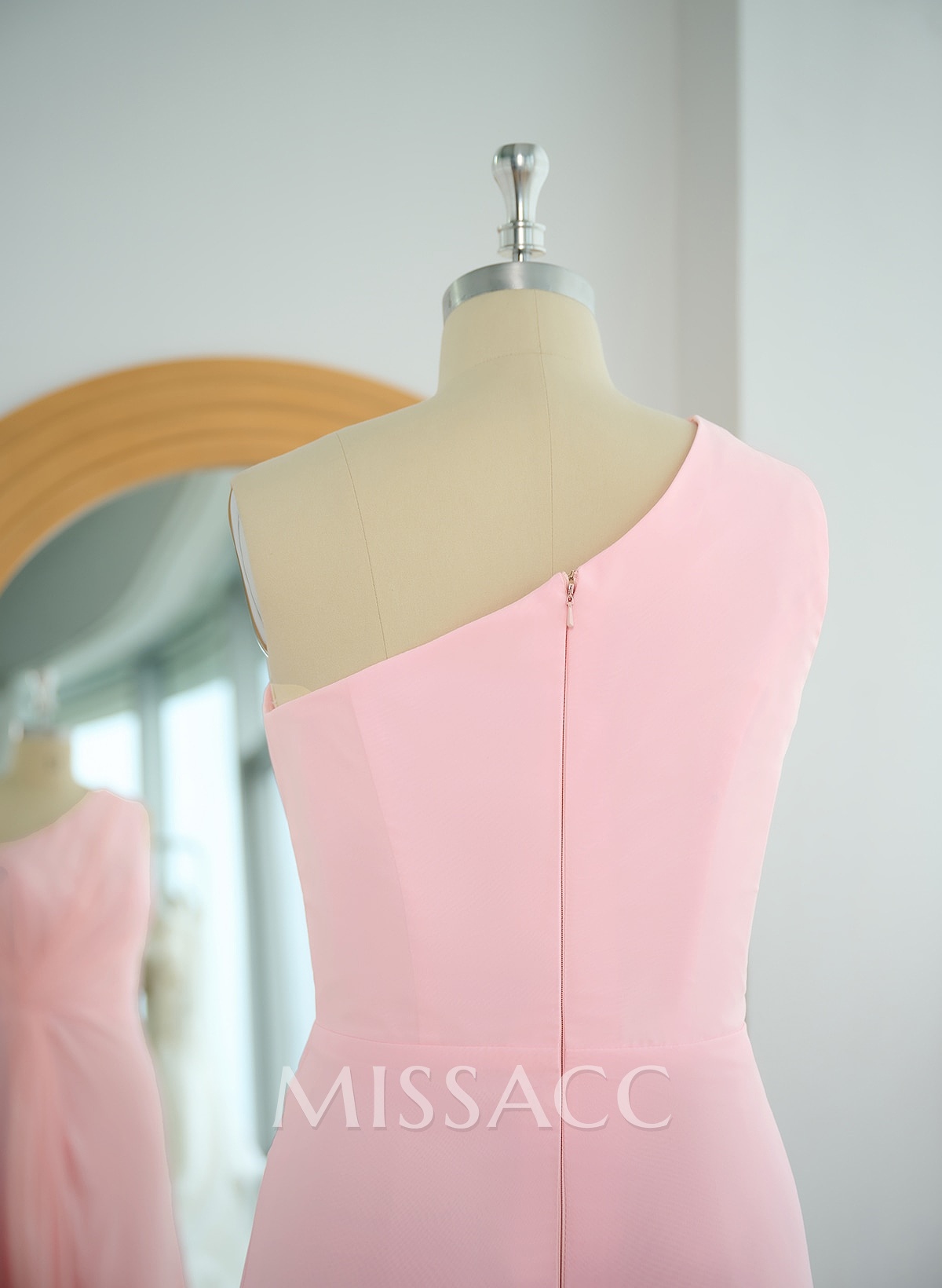 Modest One-Shoulder Sleeveless Chiffon Bridesmaid Dresses With Twisted Knot Modest One-Shoulder Sleeveless Chiffon Bridesmaid Dresses With Twisted Knot