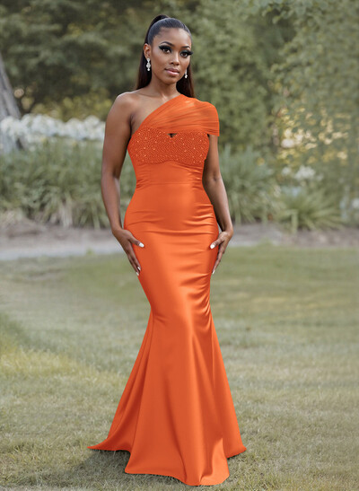 Simple Trumpet/Mermaid Sweetheart Floor-Length Satin Bridesmaid Dresses With Beading