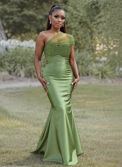 Simple Trumpet/Mermaid Sweetheart Floor-Length Satin Bridesmaid Dresses With Beading