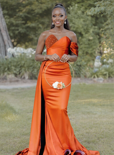 Elegant Trumpet/Mermaid Sweetheart Sweep Train Satin Bridesmaid Dresses With Beading/Sweeping Side Drape