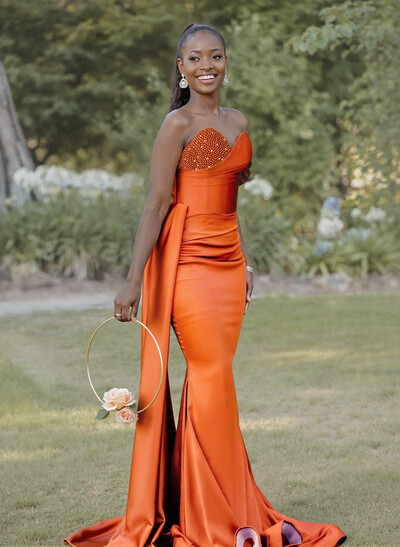 Elegant Trumpet/Mermaid Sweetheart Sweep Train Satin Bridesmaid Dresses With Beading/Sweeping Side Drape