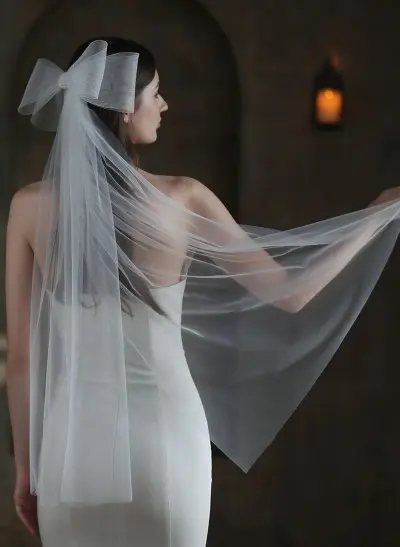 Ivory Cut Edge Fingertip Bridal Tulle Veils With Bowknot/Faux Pearl