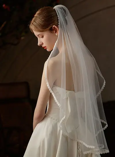 One-Tier Ivory Tulle Angel Cut/Waterfall Lace Applique Edge Fingertip Bridal Veils