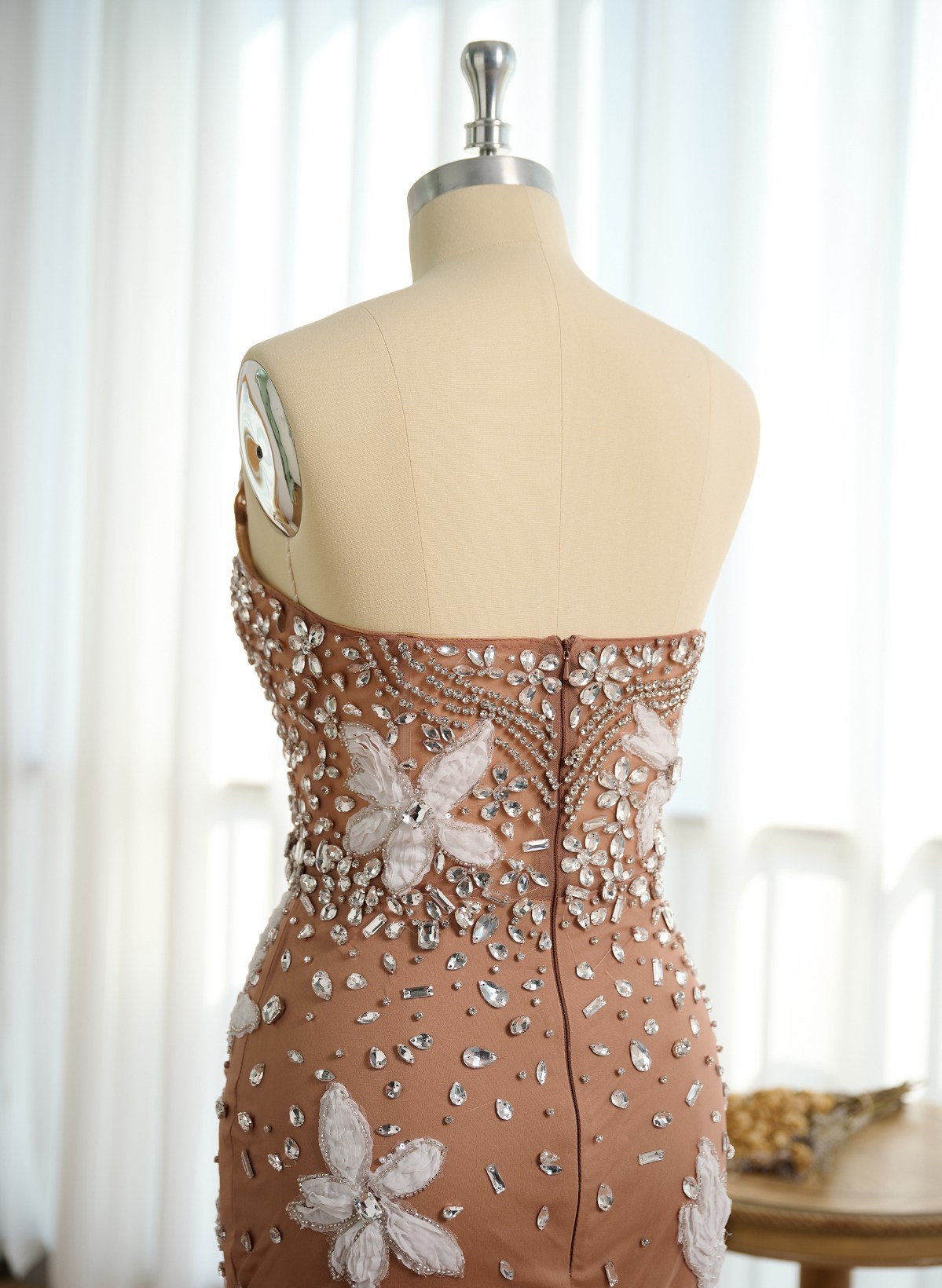 Sparkle & Shine Floor-Length Tulle Wedding Dresses With Rhinestone/Flower(s)