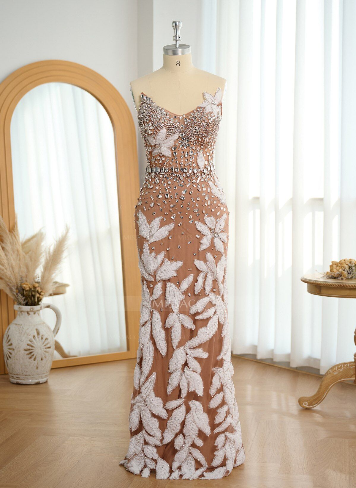 Sparkle & Shine Floor-Length Tulle Wedding Dresses With Rhinestone/Flower(s)