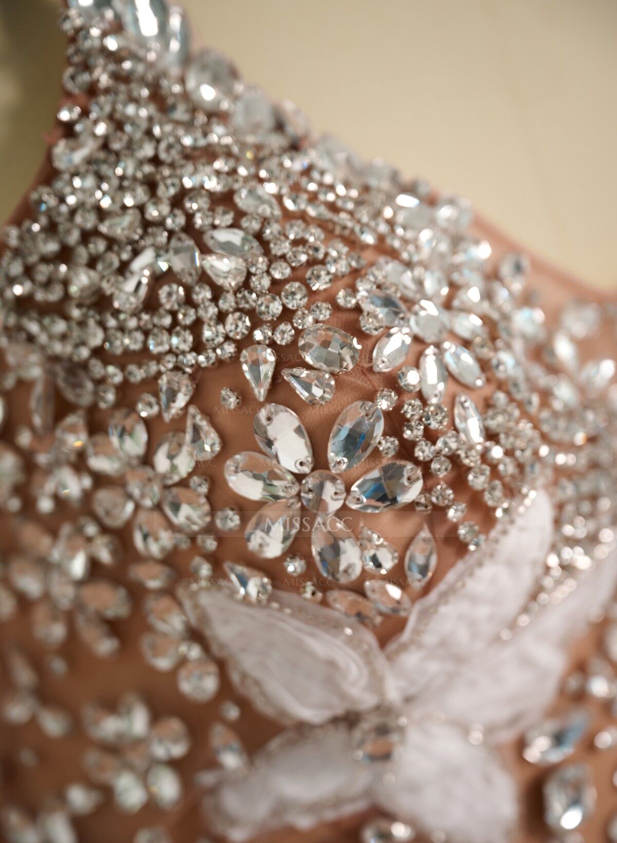 Sparkle & Shine Floor-Length Tulle Wedding Dresses With Rhinestone/Flower(s)