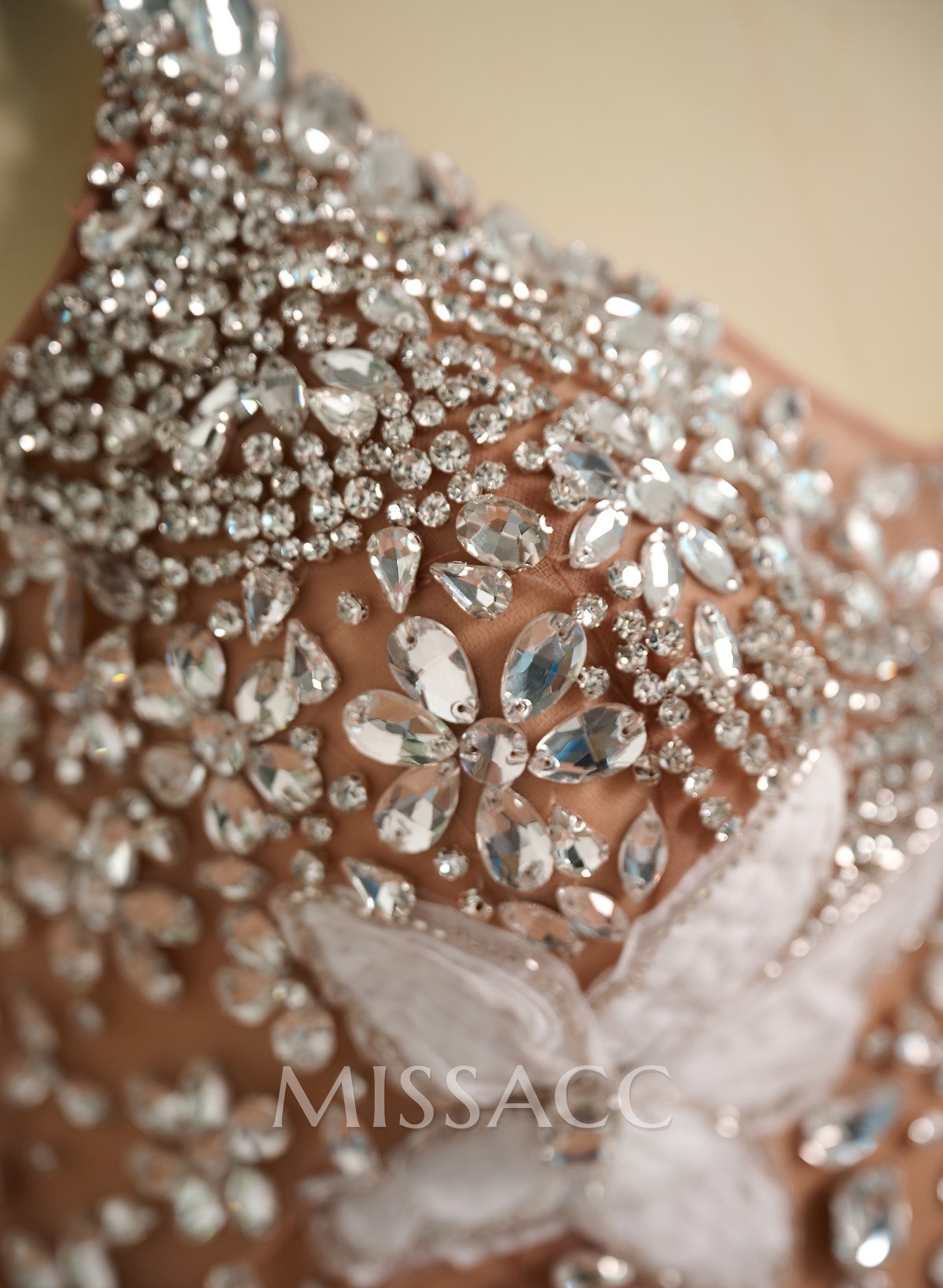Sparkle & Shine Floor-Length Tulle Wedding Dresses With Rhinestone/Flower(s)
