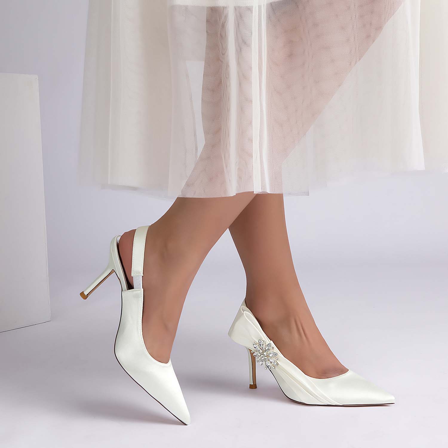 Elegant Stiletto Heel Point Toe Wedding Shoes With Rhinestone