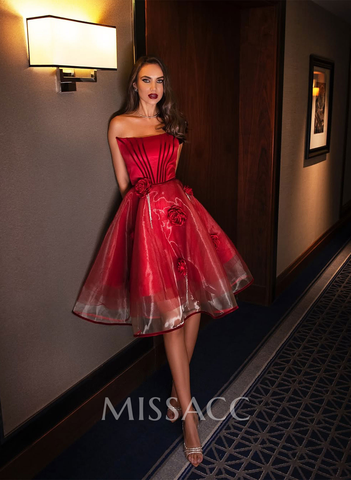 A-Line Strapless Knee-Length Matte Satin Homecoming Dresses With Flower(s)