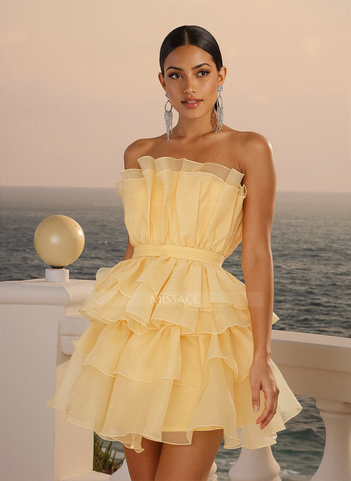 Sweet Ruffle Strapless Sleeveless Tiered A-Line Short/Mini Tulle Homecoming Dresses