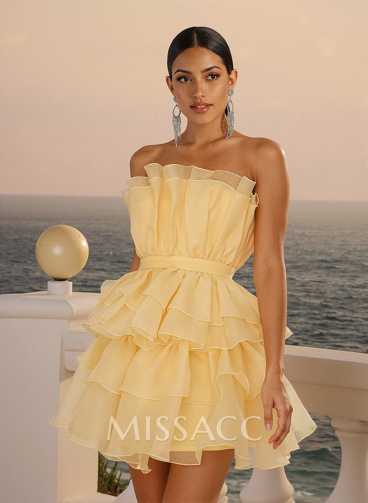 Sweet Ruffle Strapless Sleeveless Tiered A-Line Short/Mini Tulle Homecoming Dresses