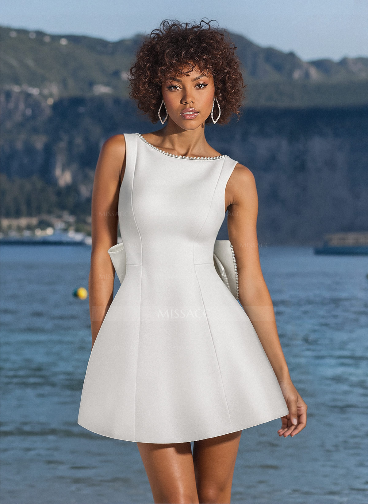 Elegant Beading Scoop Neck A-Line Short/Mini Elastic Satin Homecoming Dresses With Bow(s)