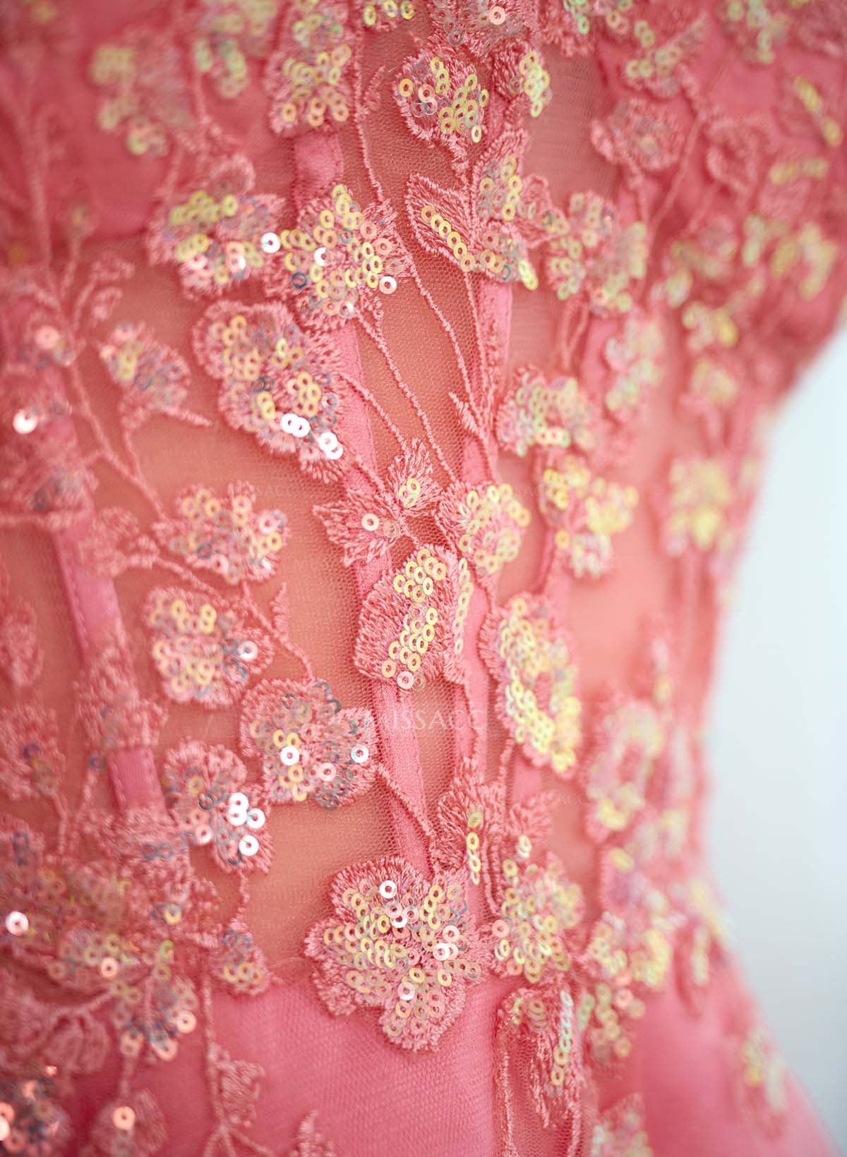 Elegant A-Line Strapless Short/Mini Satin/Lace Homecoming Dresses With Sequins