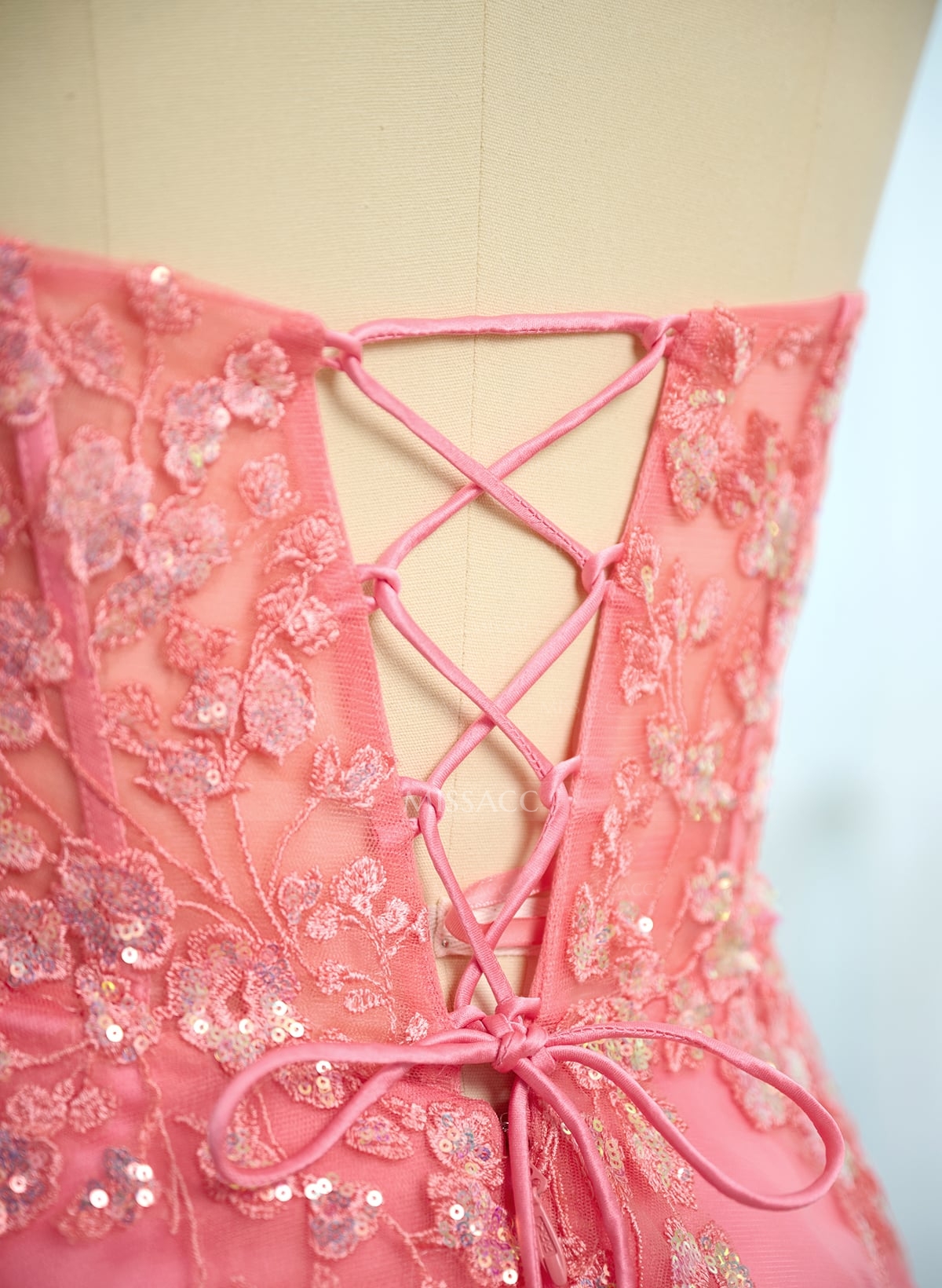 Elegant A-Line Strapless Short/Mini Satin/Lace Homecoming Dresses With Sequins