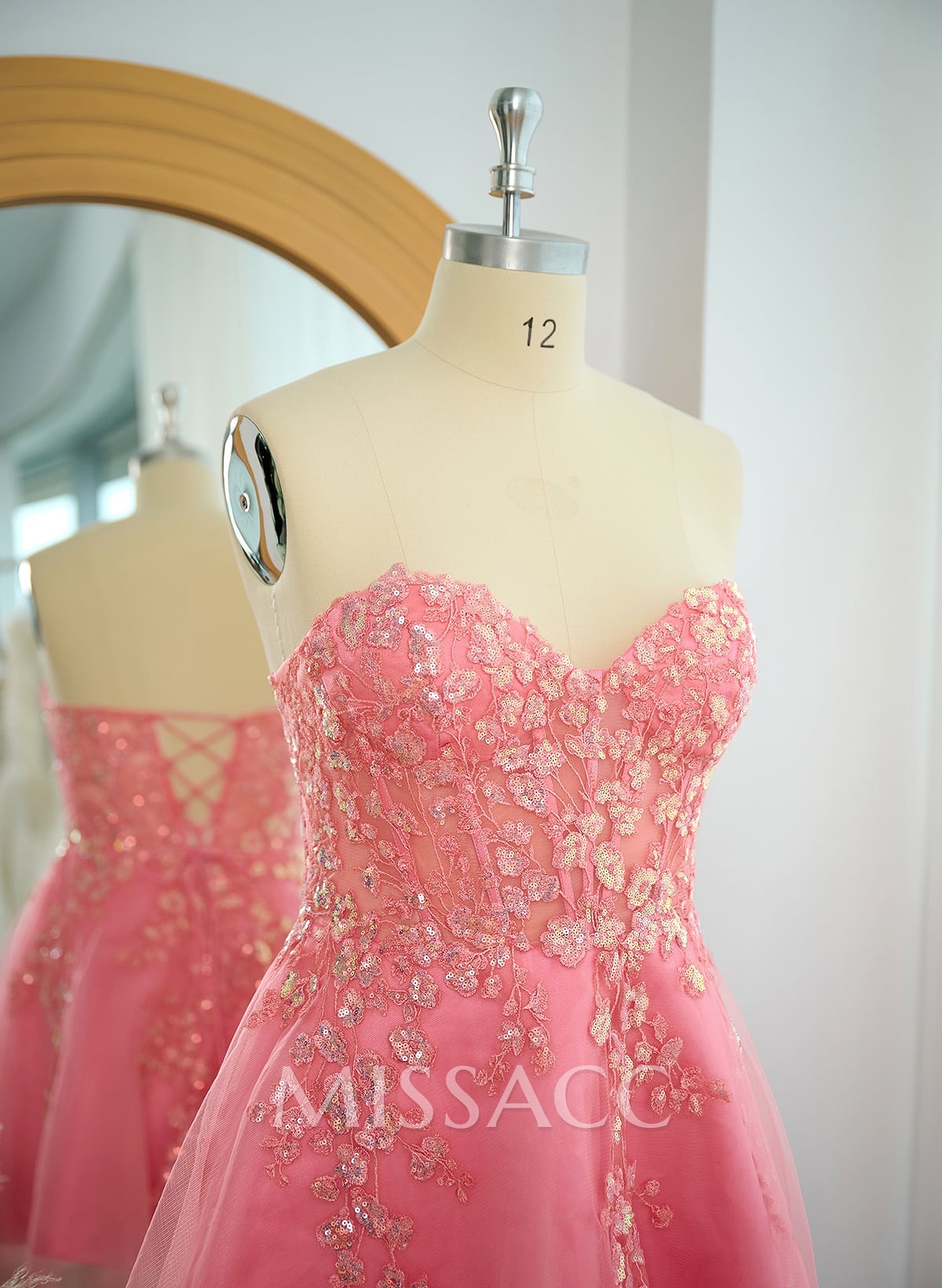 Elegant A-Line Strapless Short/Mini Satin/Lace Homecoming Dresses With Sequins