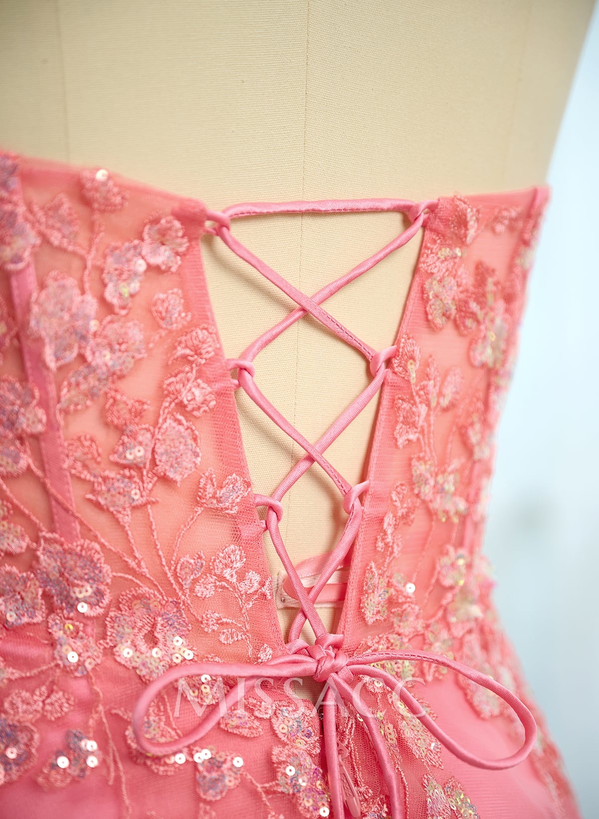 Elegant A-Line Strapless Short/Mini Satin/Lace Homecoming Dresses With Sequins