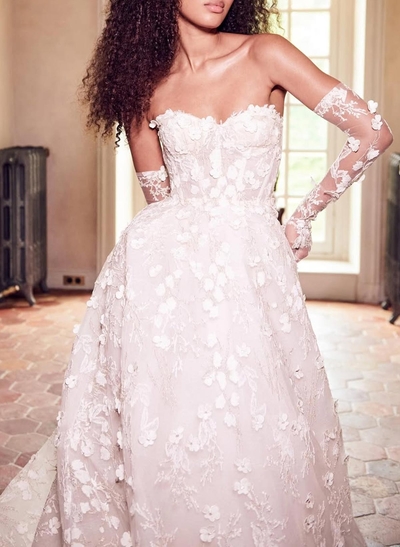 Dreamy Lace Sweetheart Sleeveless A-Line Cathedral Train Tulle Wedding Dresses