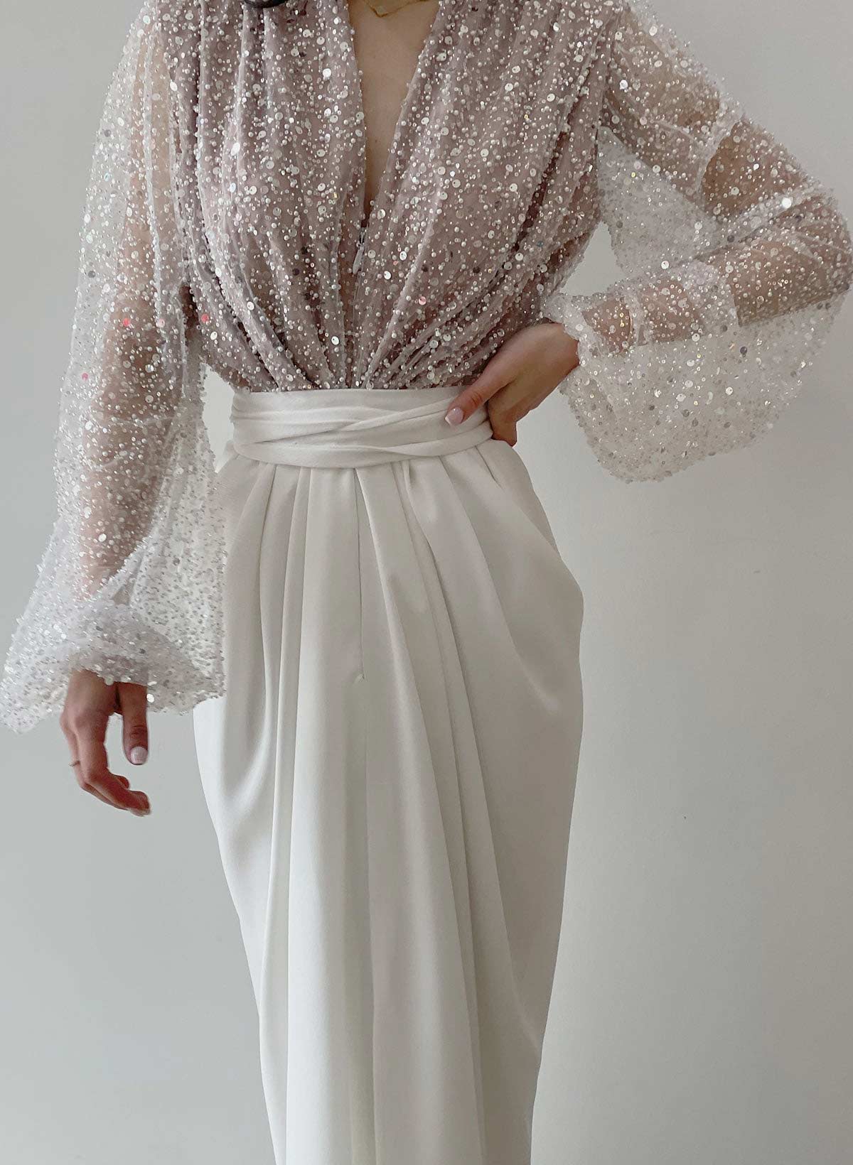 Elegant V-Neck Long Sleeves Floor-Length Sequined Evening Dresses