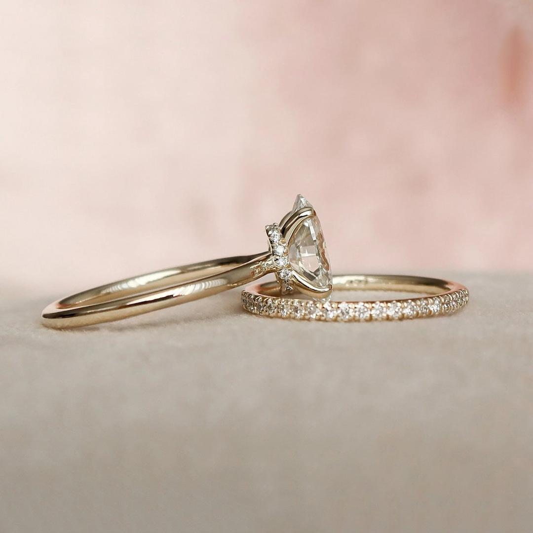 2CT Oval & Round Cut Moissanite Engagement Ring Set In Sterling Silver