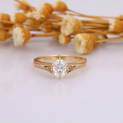2CT Oval Cut Moissanite Engagement Ring In Sterling Silver