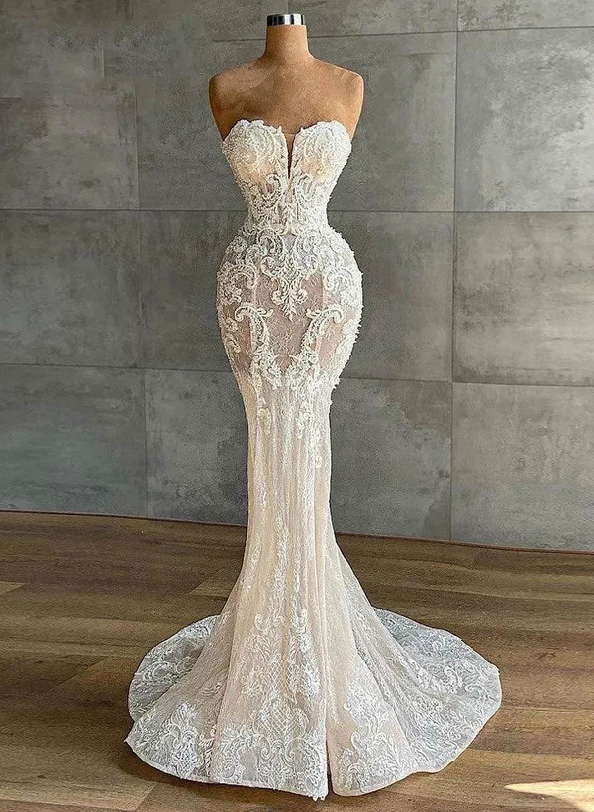 Elegant Sweetheart Sleeveless Mermaid Sweep Train Lace/Tulle Wedding Dresses