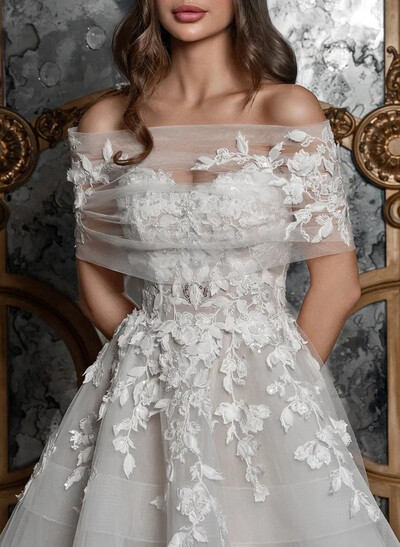 Elegant Sleeveless Detachable Neckline A-Line Sweep Train Lace/Tulle Wedding Dresses