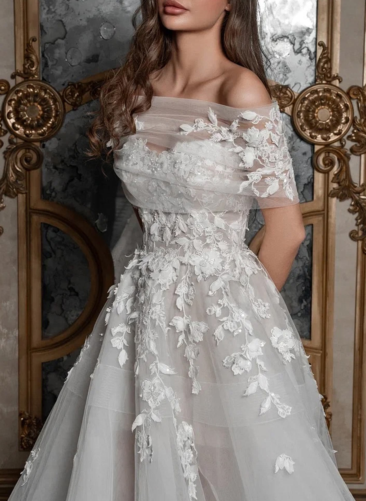 Elegant Sleeveless Detachable Neckline A-Line Sweep Train Lace/Tulle Wedding Dresses