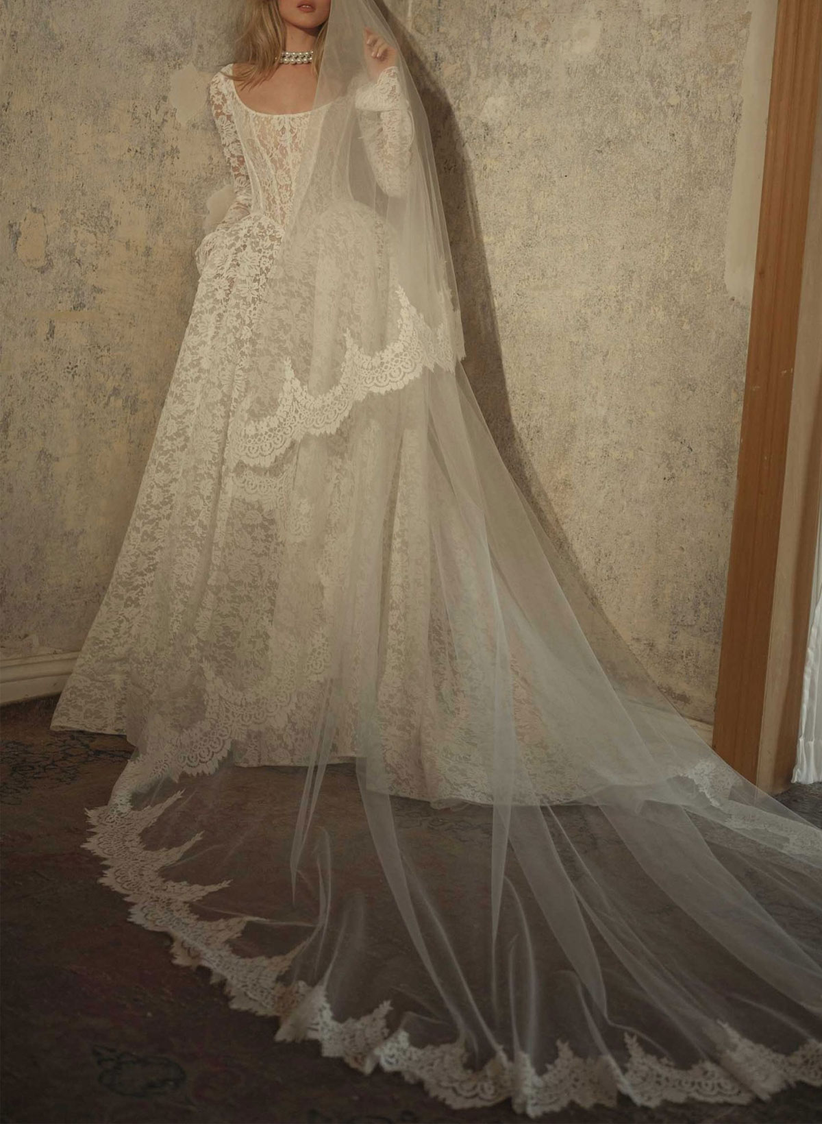 Elegant Cowl Neck Bow(s) Long Sleeves A-Line Court Train Lace Wedding Dresses