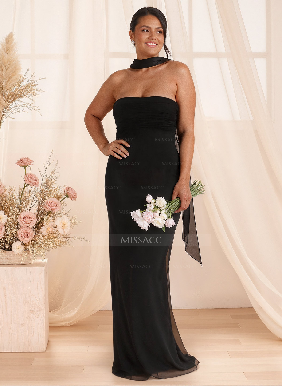 Elegant Ruched Strapless Sleeveless Floor-Length Chiffon Bridesmaid Dresses With Neck Tie