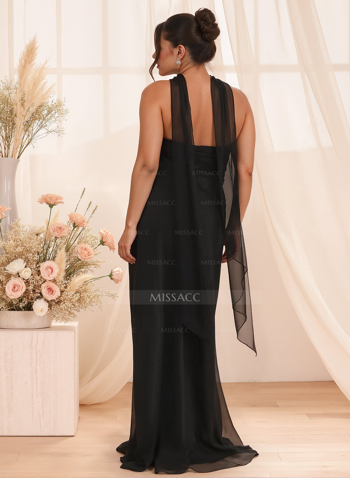 Elegant Ruched Strapless Sleeveless Floor-Length Chiffon Bridesmaid Dresses With Neck Tie