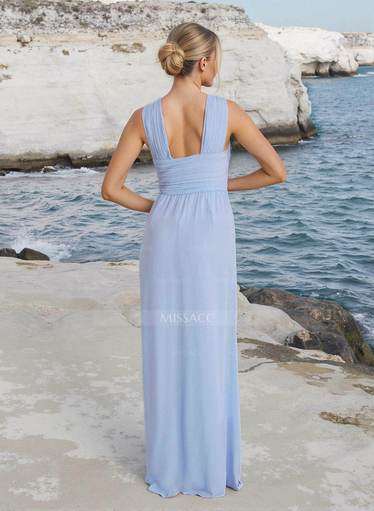 A-Line Halter Sleeveless Floor-Length Chiffon Bridesmaid Dresses With Pleated