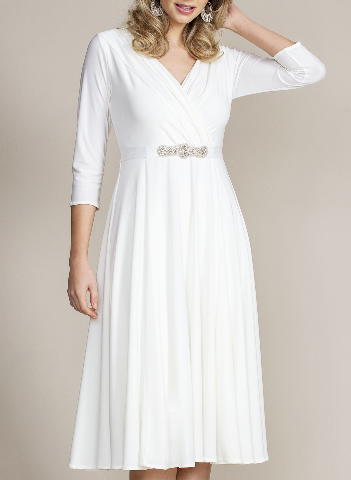 Elegant V-Neck 3/4 Sleeves A-Line Tea-Length Cocktail Dresses With Beading
