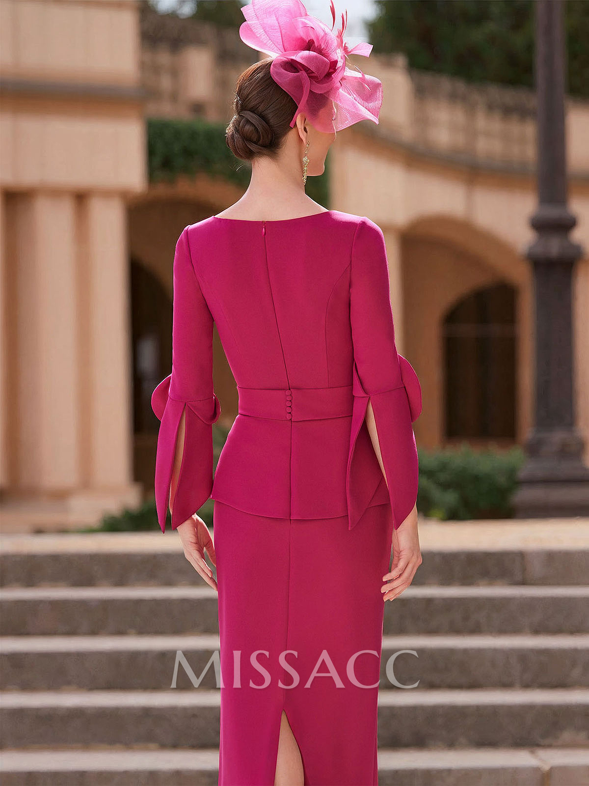 Sheath/Column Scoop Neck Elastic Satin Cocktail Dresses